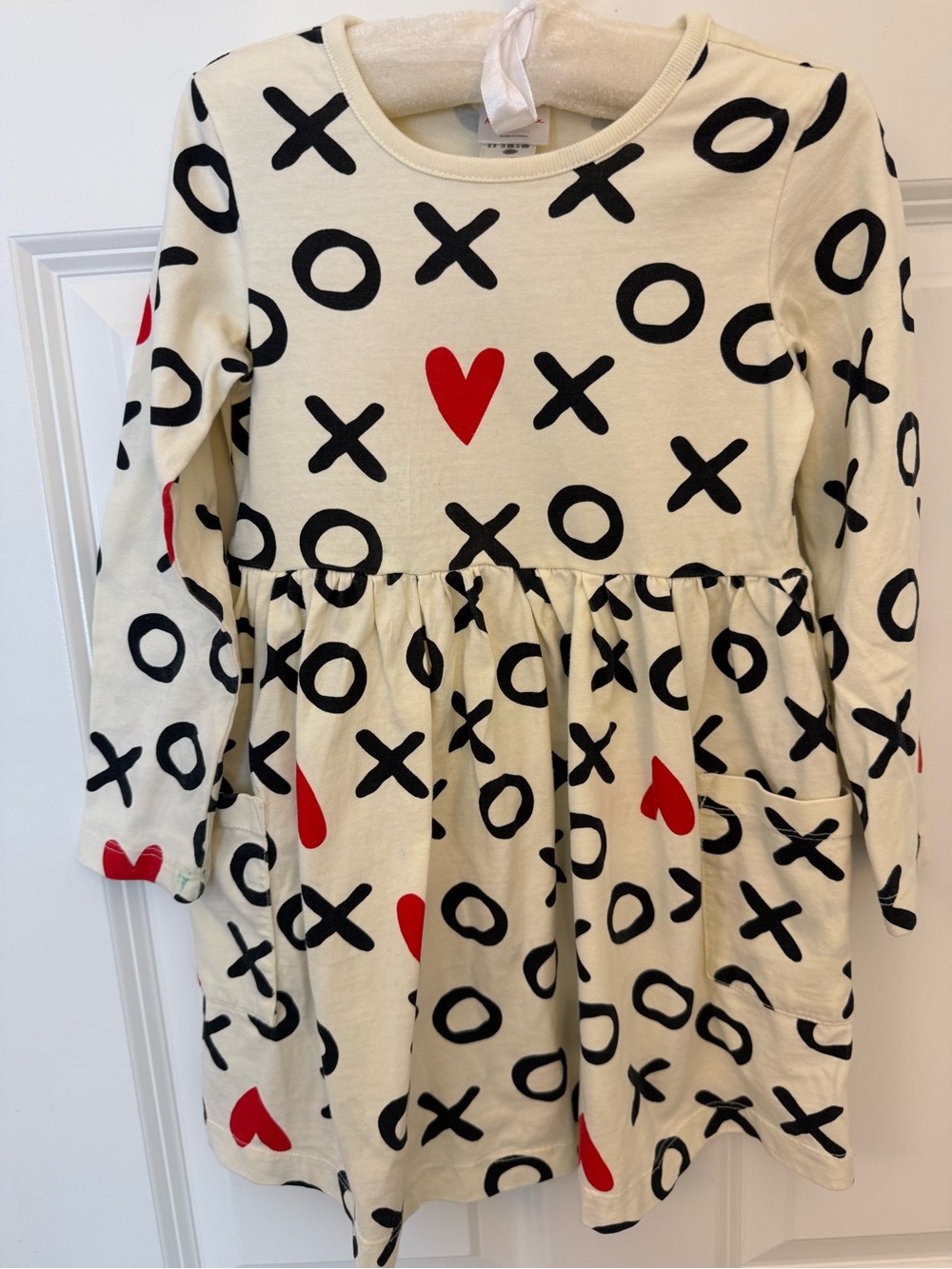 Hanna Andersson Cream Long Sleeve Dress with Black XOXO and Red Hearts